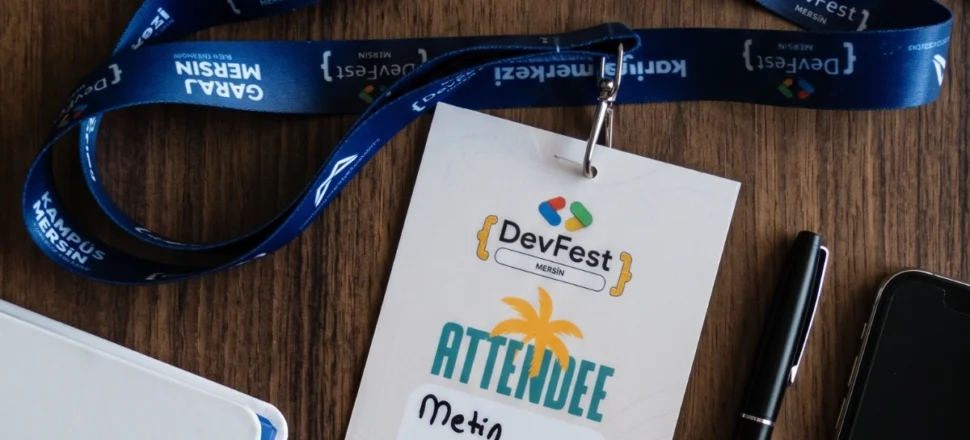 gdg-mersin-devfest-2026_1200x800_(069819) GDG Mersin DevFest 2026 yaka kartı Metin Özelkara